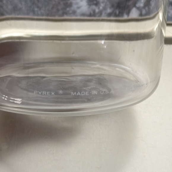 Pyrex Avocado Green see ‘n store canister with lid - Picture 3 of 8